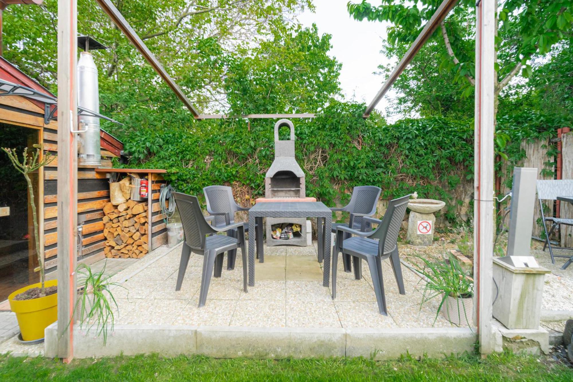 TörökbálintB48 Gardenhouse - A Zoeldben Kenyelmesen别墅 外观 照片